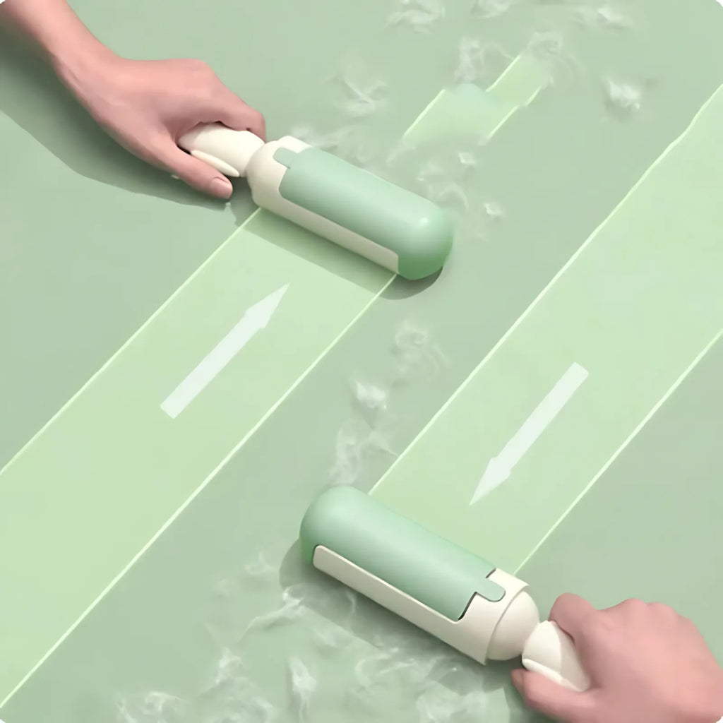 Rouleau anti-poils tenu en main montrant poignée ergonomique
