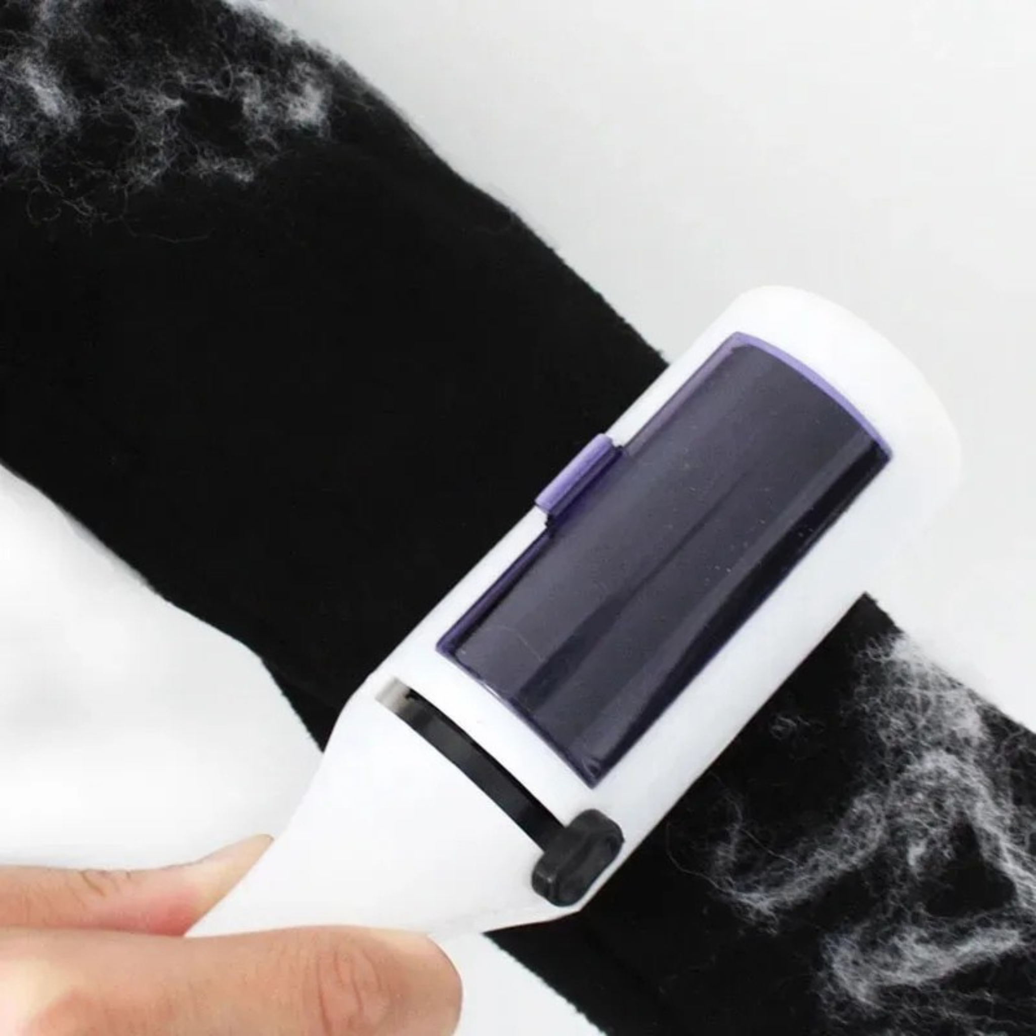 Rouleau anti-poils réservoir réutilisable efficace sur tapis et moquette